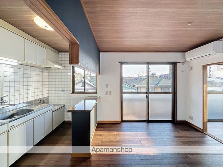 愛知県半田市雁宿町3丁目の賃貸マンション202の内装