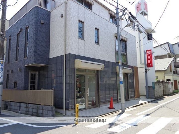 ルーツ20番館の周辺