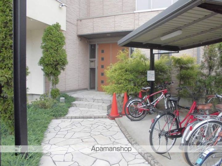 オーガスタ・スクウェアのその他画像