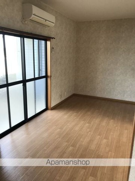 マンション吉3の居間