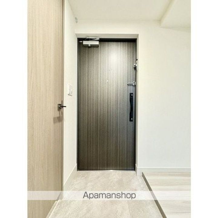 シーズンフラッツ東十条の玄関