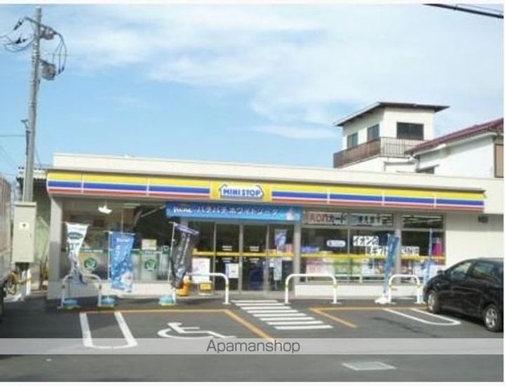 レオパレススクエアの周辺