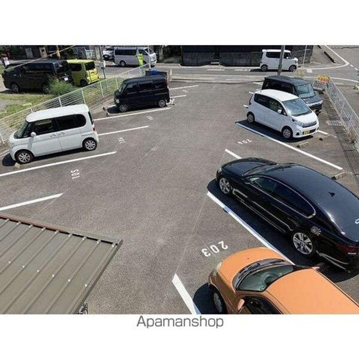 サープラスヤマダの外観