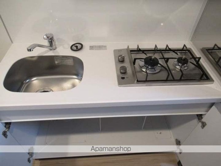 東京都中野区本町6丁目の賃貸マンションのキッチン