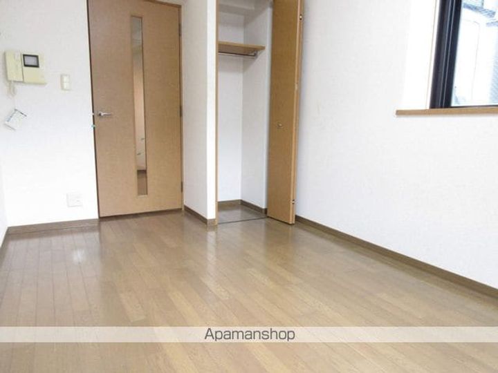 東京都杉並区高円寺南2丁目の賃貸マンションの居間