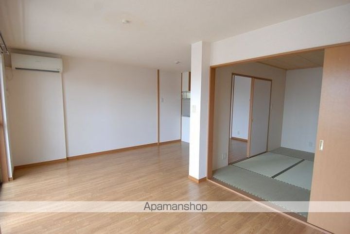 LIMPIA高峯の居間