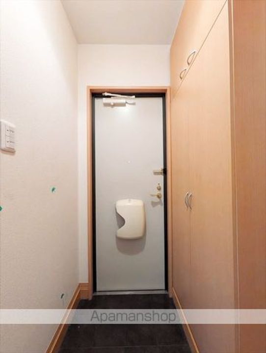 ファミリータウン ツートム E棟の玄関