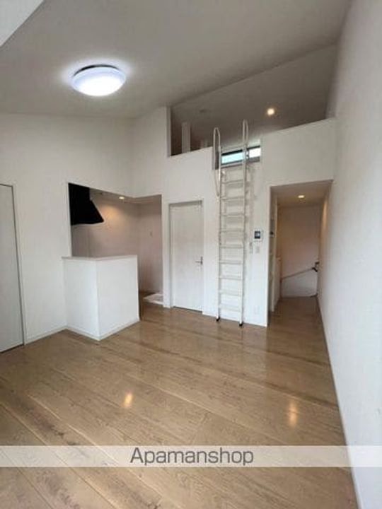 ミリアビタFKの居間