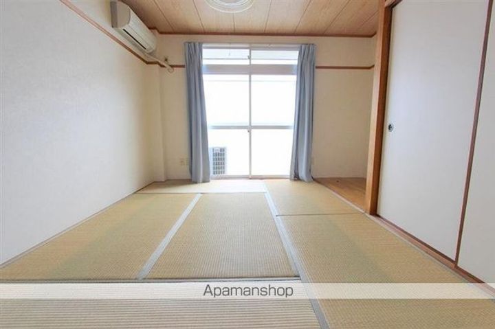 香川県木田郡三木町大字池戸の賃貸アパートの内装