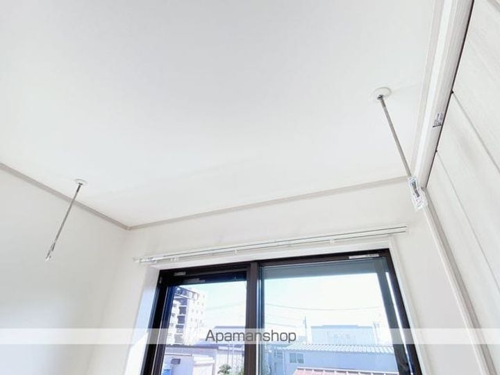 桧材仕様の単身物件 トレフル三郷中央205の内装