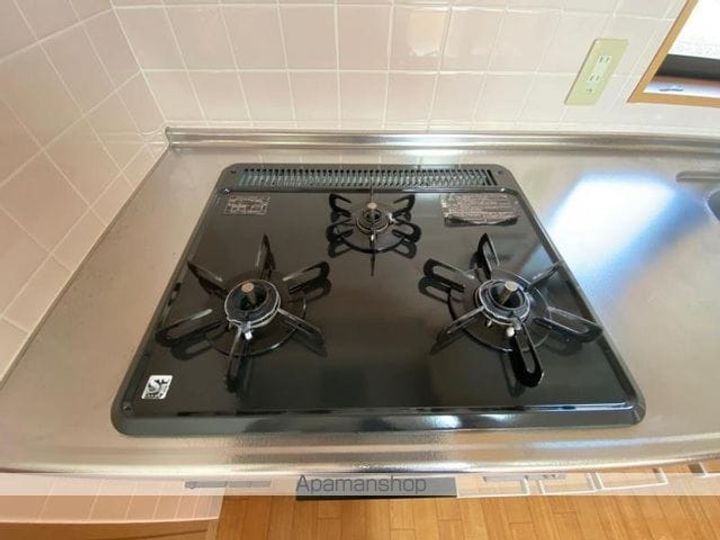 香川県高松市東山崎町の賃貸マンションの内装