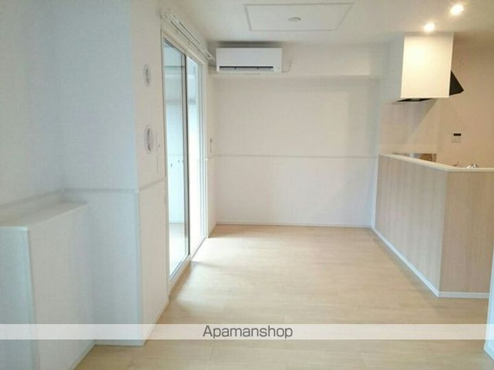 リーファ・ヴィラ ヤマキドⅡの居間