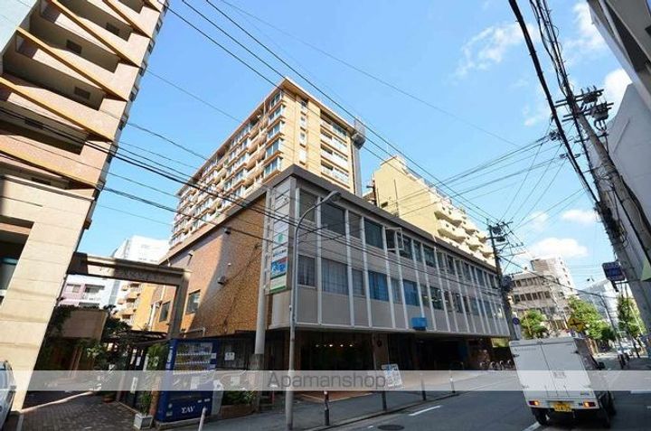 ホワイティ薬院の外観