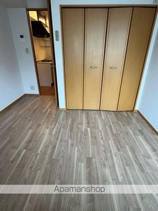 ルミエール中向陽101の居間