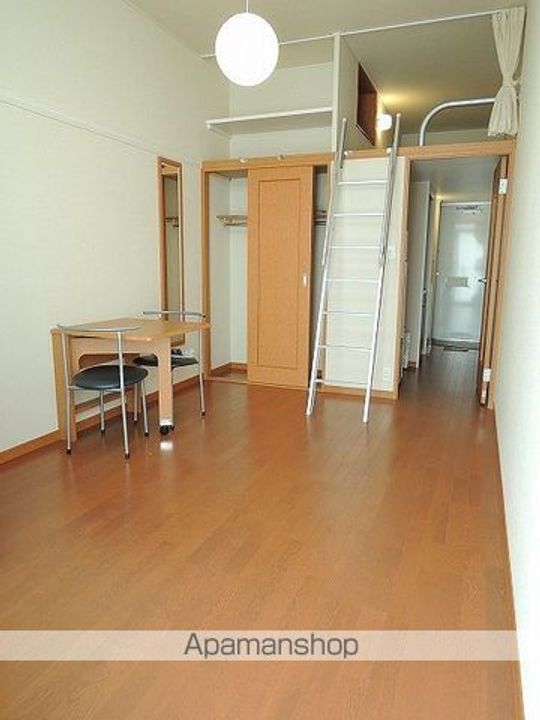 レオパレストゥインクルの居間
