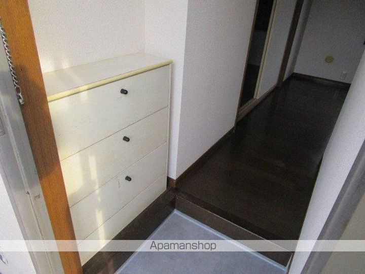 サンパレス八千代台一番館の玄関