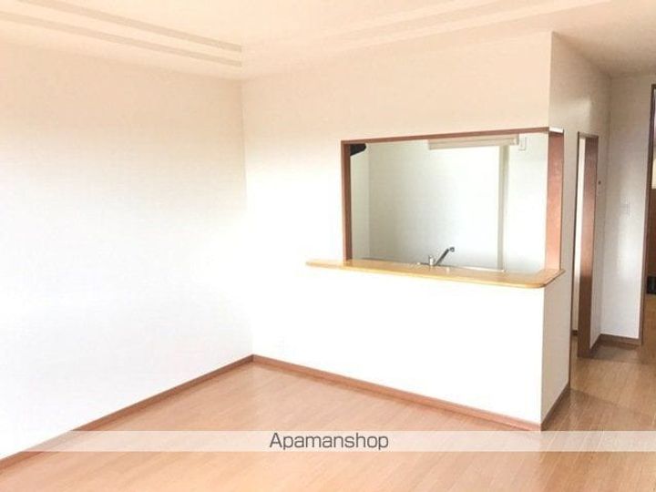 クオリティ パレスの居間