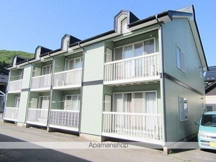 ラテールB棟103の外観