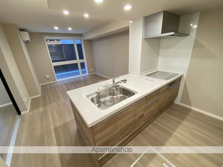 WAKURAS堰場105のキッチン