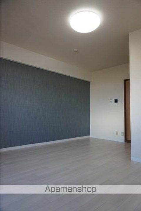 ウィング青山の居間