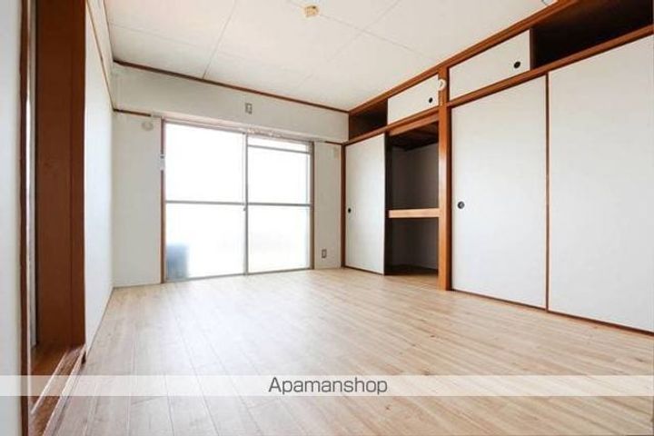 ビレッジハウス中庄2号棟107の居間