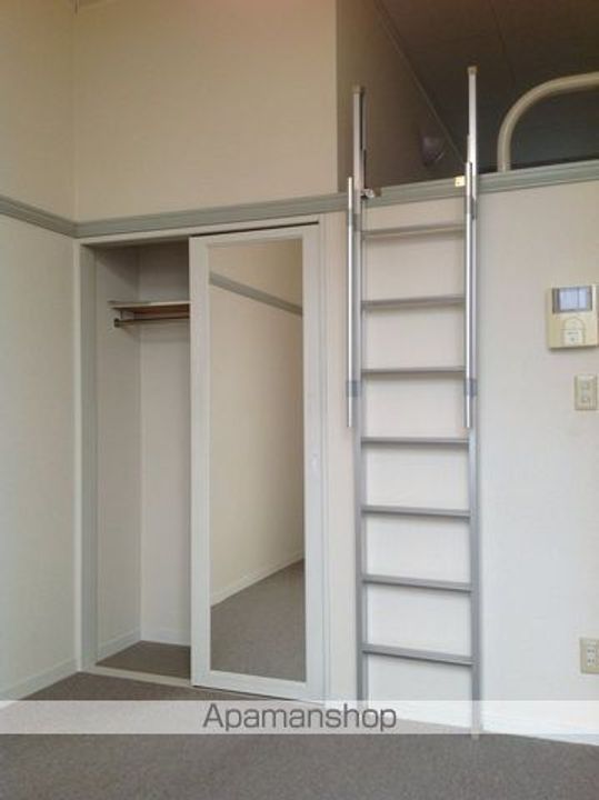 レオパレスしょうぶの居間