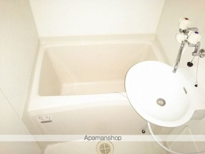 レオパレスきららCの風呂