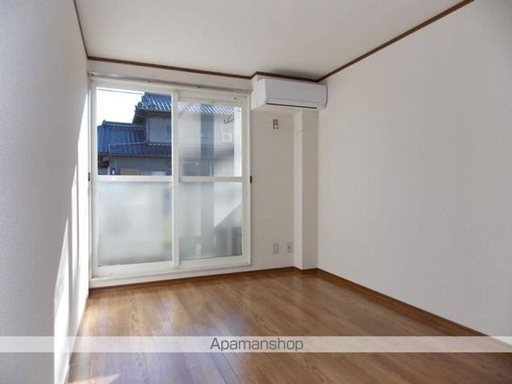 SURPLUS THREE丘Eの居間