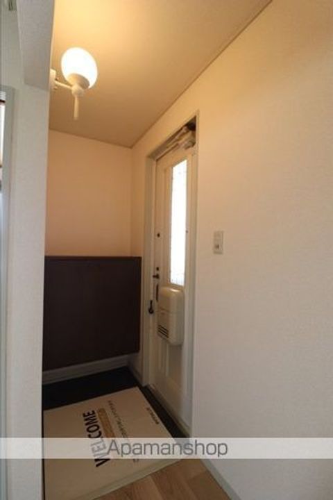 セジュール芳泉 B棟の玄関