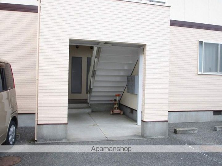 エルジェB-22の外観