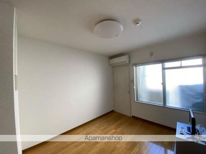 シャンボール瀬戸Ⅰ404の居間