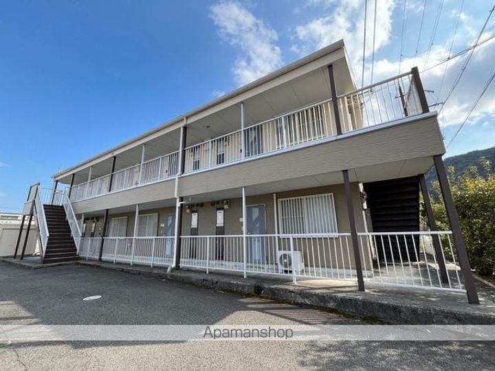 滋賀県高島市城山台1丁目の賃貸アパートの外観