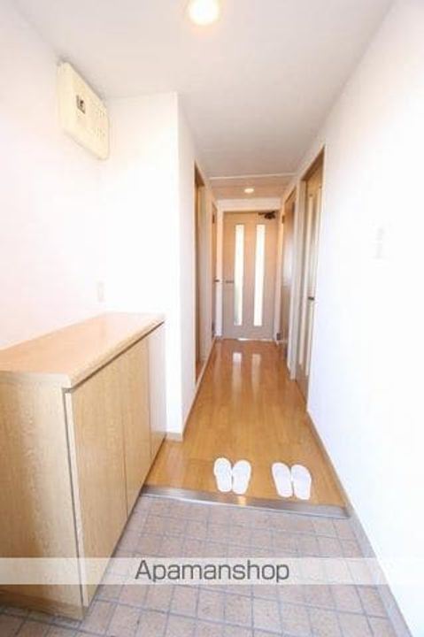 香川県高松市三条町の賃貸マンションの玄関