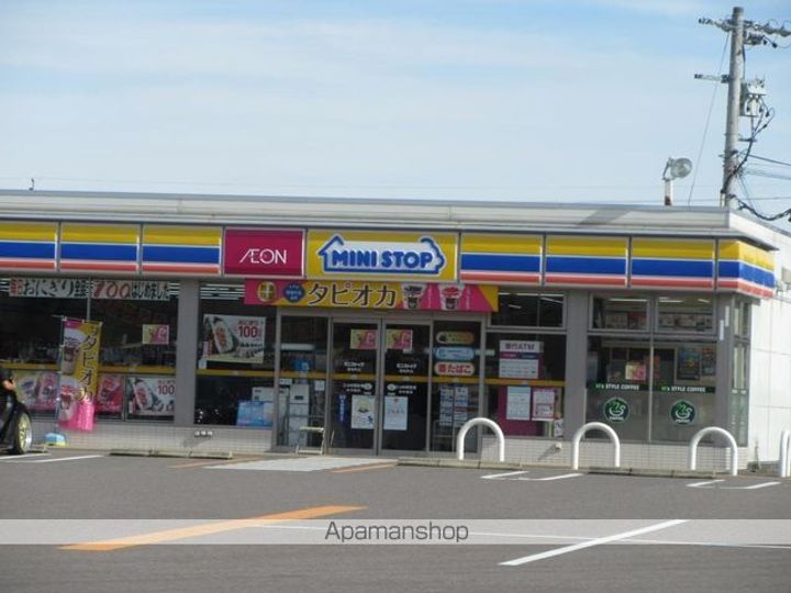 ヴィラ・ウエスト北館・南館南館101の周辺