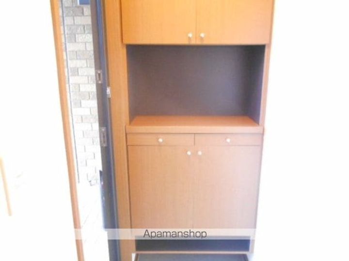 茨城県つくば市高野台2丁目の賃貸アパートの玄関