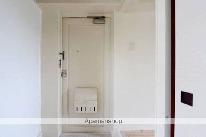 ビレッジハウス松川2号棟の玄関