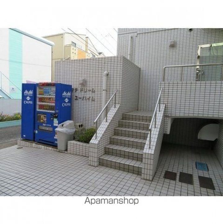 東京都渋谷区本町1丁目の賃貸マンションの外観