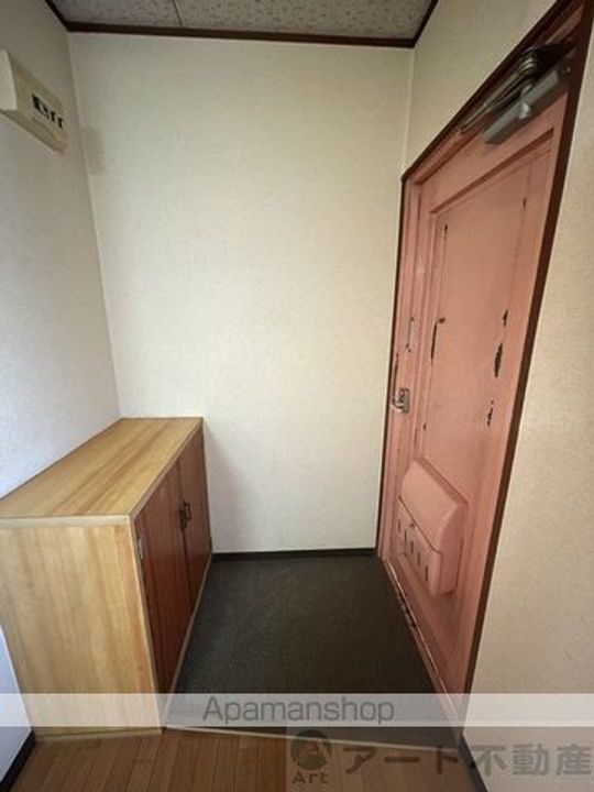 愛媛県松山市土居田町の賃貸マンションの玄関