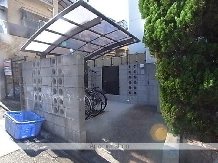 ハイツ東大手の外観