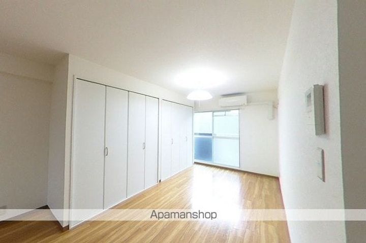 TREASURE HOUSEの居間
