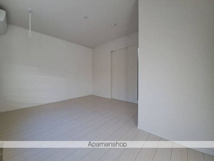 CASA LUMIERE103の居間