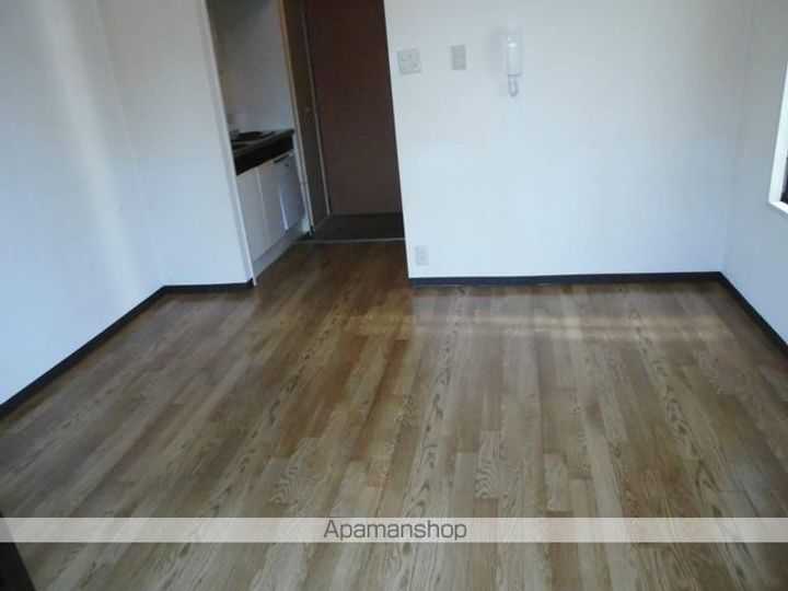 パセオ梅北205の居間