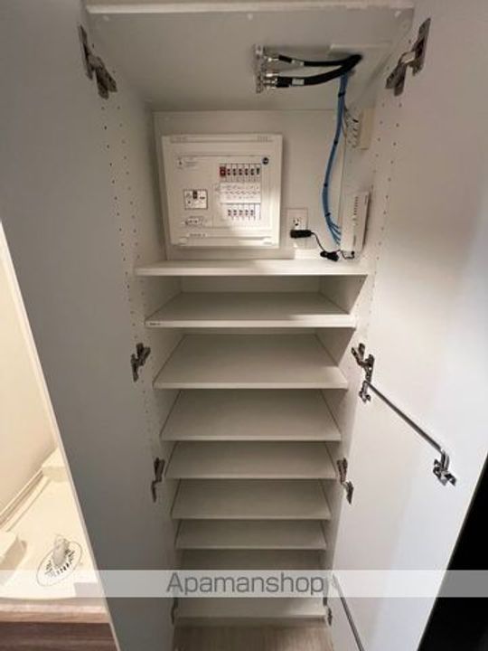 東京都新宿区百人町3丁目の賃貸マンションの内装