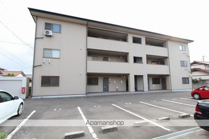 香川県高松市成合町の賃貸アパートの外観