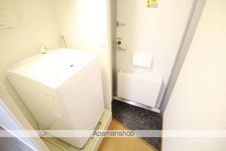 大阪府大阪市住吉区苅田6丁目の賃貸マンションの玄関