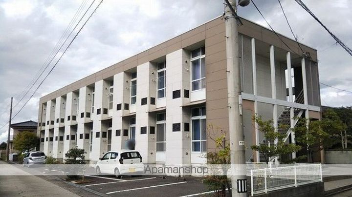 レオパレス坂出105の外観