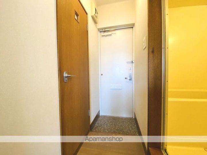 リージョンハイツBの玄関