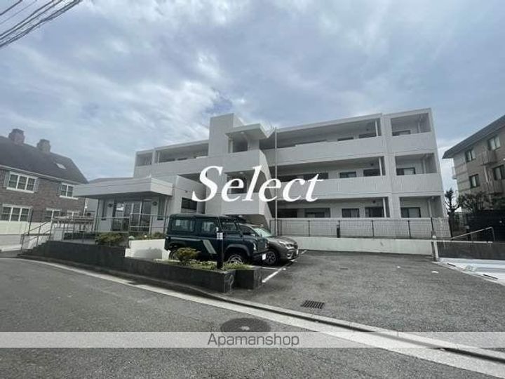 根岸旭台フーガの外観