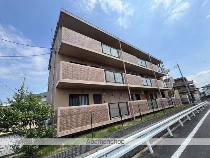 滋賀県蒲生郡日野町中道1丁目の賃貸マンションの外観