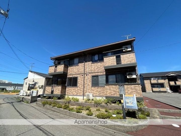 ロイヤルタウン程島 ABCDの外観